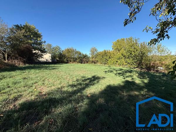 À VENDRE, Terrain à bâtir à Azay-le-Brûlé, Azay le brule 79400