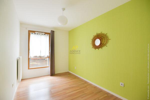 F3 avec terrasse €299 000 ** - Référence 2001