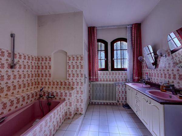 Pujols (47300) PUJOLS, belle villa familiale avec piscine sur les hauteurs