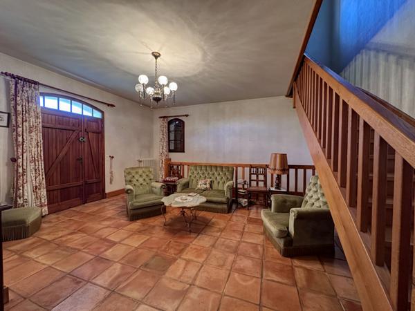 Pujols (47300) PUJOLS, belle villa familiale avec piscine sur les hauteurs