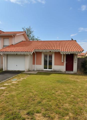 Location
                Maison62 m² - 3 Pièces -
                    SOULAC SUR MER (33780)