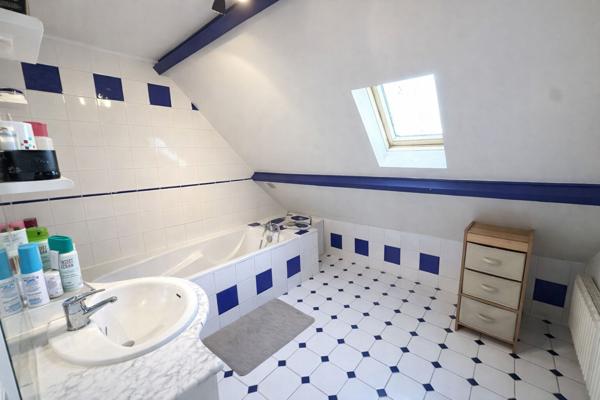 A VENDRE - Maison de 168 m² habitables à 2 km de CHAUMONT EN VEXIN - 5 chambres - 1He de terrain