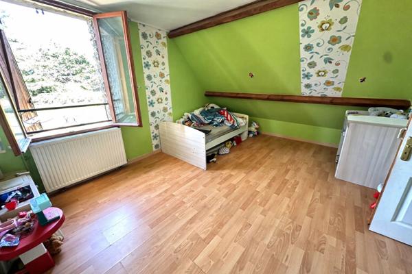 A VENDRE - Maison de 168 m² habitables à 2 km de CHAUMONT EN VEXIN - 5 chambres - 1He de terrain