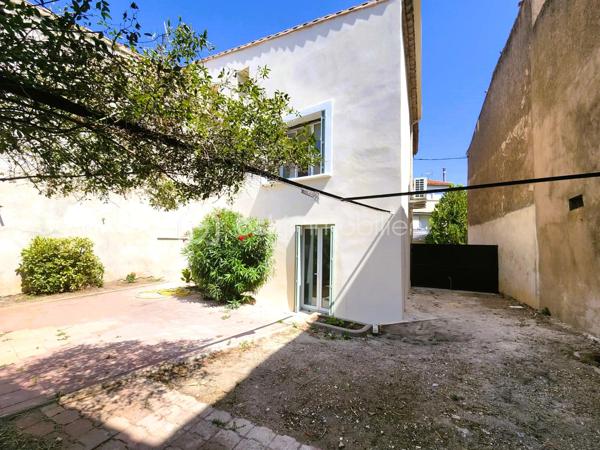 EN EXLUSIVITÉ

 Idéalement située à BESSAN à deux pas de toutes les commodités à pied,coup de cœur assuré pour cette magnifique maison de village traversante et très lumineuse de 130 m² habitables sur une parcelle totale de 219 m², entièrement rénovée à neuf du sol au plafond,

Seuls les murs d'origine ont été conservés : tout a été refait à neuf, de la façade jusqu'à l'intérieur (isolation, façade, planchers, toiture, électricité, plomberie...). 
 Pour une sérénité totale, la vente bénéficie d'une garantie décennale et d'une assurance dommage-ouvrage (fin de chantier tout juste réceptionnée).
Grâce à ses prestations énergétiques exceptionnelles, le bien affiche un DPE en A et des émissions de gaz à effet de serre en A.
Vous profitez ainsi du confort absolu d'un bien neuf doté d'une climatisation réversible dans toutes les pièces.

La disposition de la maison :

- Au rez-de-chaussée : Une superbe pièce de vie traversante de 46 m² baignée de lumière, comprenant une cuisine moderne entièrement neuve et équipée (avec tout son électroménager), ouverte sur un séjour-salle à manger,   avec un accès direct sur la cour ( conduit existant pour un poêle à bois ou poêle à granulés ) 
- Au 1er étage : Deux belles chambres de 14 m² et 16 m²( dont une avec un petit balcon), ainsi qu'une salle de bains de 7,50 m² avec WC.
- Au 2e étage : Deux autres chambres de 14 m² et 16 m² équipées de Velux motorisés ), accompagnées d'une salle d'eau de 7,40 m² avec WC.

Les extérieurs et les annexes :

- Une charmante cour extérieure sans aucun vis-à-vis, piscinable (sous réserve de l'accord de la mairie / déclaration préalable validée), et aménageable selon vos envies.
- Une remise de 24 m² électrifiée (idéale pour le stockage, un atelier ou autre).
- Un véritable luxe en centre-village : deux places de parking privatives (une première place extérieure située juste devant le portail, et une seconde place sécurisée à l'intérieur, après le portail).

La localisation :
Située à Bessan, village authentique et dynamique du Languedoc doté de tous les commerces et services de proximité accessibles à pied. Sa position géographique est idéale : à seulement quelques minutes de l'autoroute A9 et à peine 10-15 minutes des plages de la Méditerranée (Agde, Vias).

Une opportunité rare sur le marché, associant performances énergétiques de pointe, prestations domotiques et haut de gamme, et douceur de vivre du Sud.
N'hésitez pas à me contacter pour plus de renseignements.
