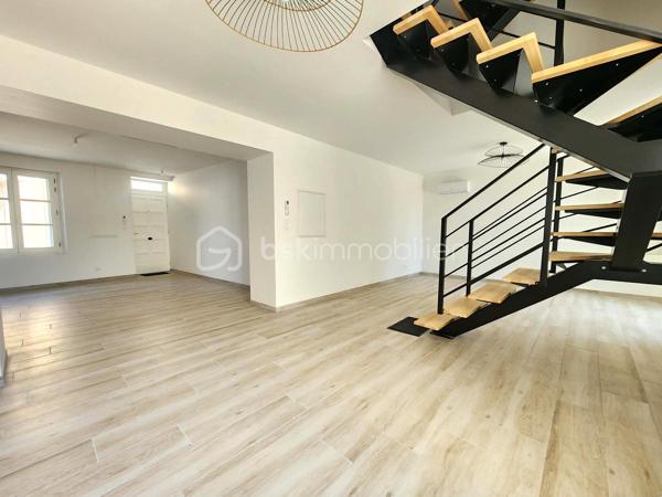 EN EXLUSIVITÉ

 Idéalement située à BESSAN à deux pas de toutes les commodités à pied,coup de cœur assuré pour cette magnifique maison de village traversante et très lumineuse de 130 m² habitables sur une parcelle totale de 219 m², entièrement rénovée à neuf du sol au plafond,

Seuls les murs d'origine ont été conservés : tout a été refait à neuf, de la façade jusqu'à l'intérieur (isolation, façade, planchers, toiture, électricité, plomberie...). 
 Pour une sérénité totale, la vente bénéficie d'une garantie décennale et d'une assurance dommage-ouvrage (fin de chantier tout juste réceptionnée).
Grâce à ses prestations énergétiques exceptionnelles, le bien affiche un DPE en A et des émissions de gaz à effet de serre en A.
Vous profitez ainsi du confort absolu d'un bien neuf doté d'une climatisation réversible dans toutes les pièces.

La disposition de la maison :

- Au rez-de-chaussée : Une superbe pièce de vie traversante de 46 m² baignée de lumière, comprenant une cuisine moderne entièrement neuve et équipée (avec tout son électroménager), ouverte sur un séjour-salle à manger,   avec un accès direct sur la cour ( conduit existant pour un poêle à bois ou poêle à granulés ) 
- Au 1er étage : Deux belles chambres de 14 m² et 16 m²( dont une avec un petit balcon), ainsi qu'une salle de bains de 7,50 m² avec WC.
- Au 2e étage : Deux autres chambres de 14 m² et 16 m² équipées de Velux motorisés ), accompagnées d'une salle d'eau de 7,40 m² avec WC.

Les extérieurs et les annexes :

- Une charmante cour extérieure sans aucun vis-à-vis, piscinable (sous réserve de l'accord de la mairie / déclaration préalable validée), et aménageable selon vos envies.
- Une remise de 24 m² électrifiée (idéale pour le stockage, un atelier ou autre).
- Un véritable luxe en centre-village : deux places de parking privatives (une première place extérieure située juste devant le portail, et une seconde place sécurisée à l'intérieur, après le portail).

La localisation :
Située à Bessan, village authentique et dynamique du Languedoc doté de tous les commerces et services de proximité accessibles à pied. Sa position géographique est idéale : à seulement quelques minutes de l'autoroute A9 et à peine 10-15 minutes des plages de la Méditerranée (Agde, Vias).

Une opportunité rare sur le marché, associant performances énergétiques de pointe, prestations domotiques et haut de gamme, et douceur de vivre du Sud.
N'hésitez pas à me contacter pour plus de renseignements.