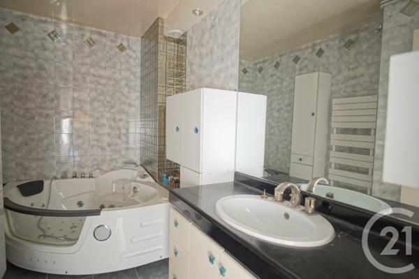 Appartement F4 à vendre  4 pièces - 109,78 m2 CHOISY LE ROI - 94