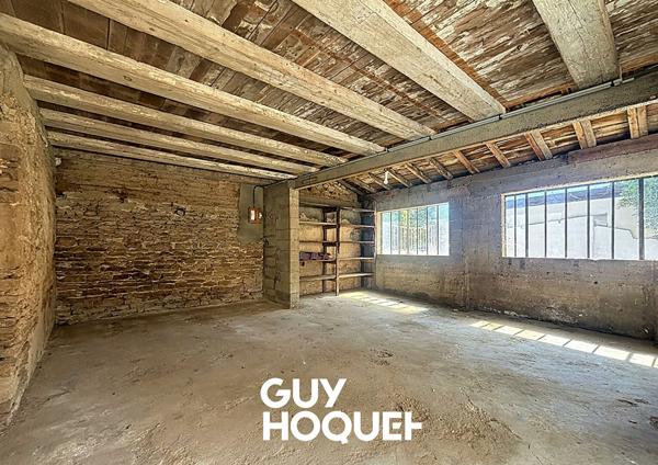 Ancienne Ferme Entièrement Rénovée 3 CHB + GARAGE - 71000 VARENNES
