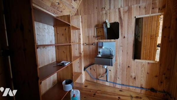 AU 24 RUE DU MUR-COMMERCE AVEC APPARTEMENT A L'ETAGE