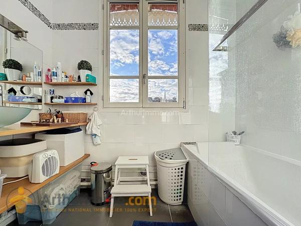 Vente                                                      Appartement
                        
                     4 pièces                      94 m2                     à Reims