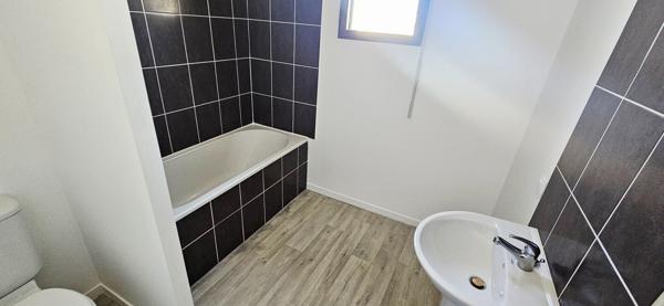 Maison avec garage 241 000 € H.A.I.*