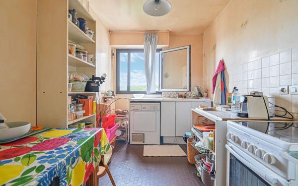 Appartement à vendre    3 pièces • 83,65 m2 Paris 20