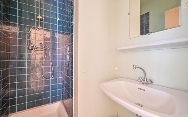 Appartement à vendre    3 pièces • 83,65 m2 Paris 20