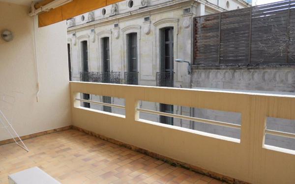 Appartement à louer    1 pièce •  Nîmes