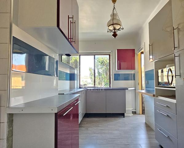 Perpignan "la Lunette" : Appartement 4 pièces meublé avec balcons, cave et garage à vendre.