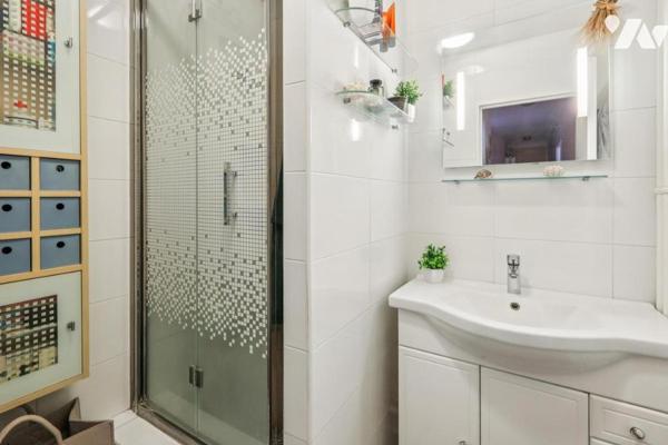 PARIS 14 - RUE D'ALESIA Appartement 5 pièces