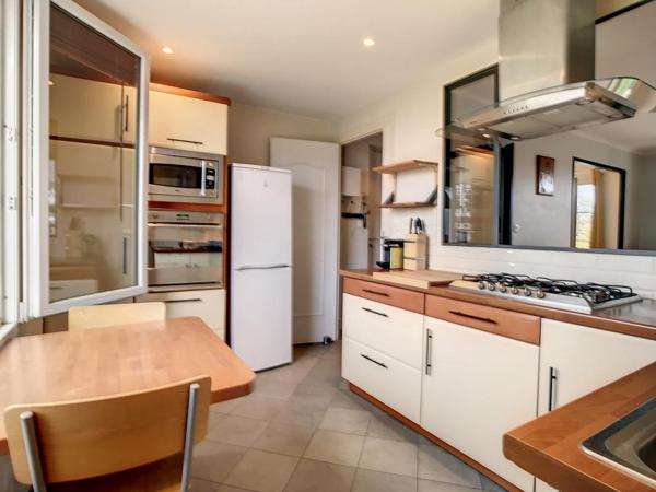 T3 – MEUBLE – GARAGE – 69 m² – 69005 – LYON