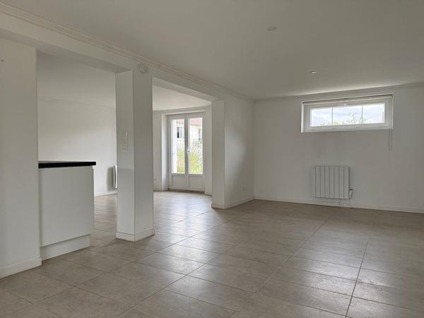 Appartement grand T2 en RDC , Gencay