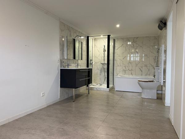 Appartement grand T2 en RDC , Gencay