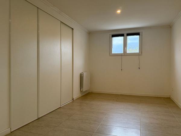 Appartement grand T2 en RDC , Gencay