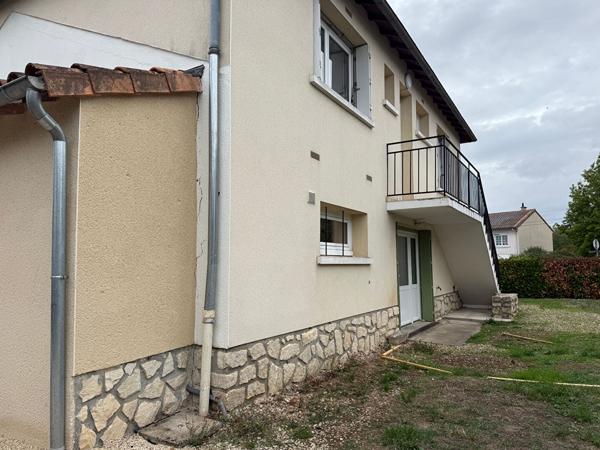 Appartement grand T2 en RDC , Gencay