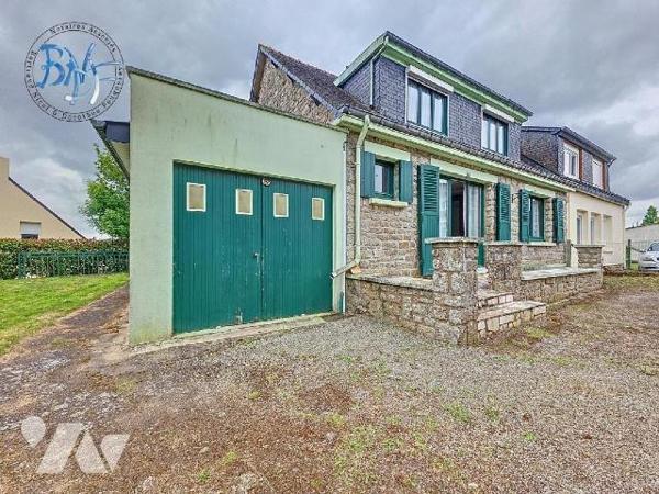 Située au calme, au fond d'une impasse, cette charmante maison en pierre de 1956 avec jardin pl...