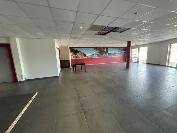 Vente                                                      Appartement
                        
                     3 pièces                      202 m2                     à Frontignan