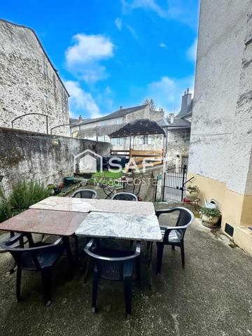 Cafe à Vabre avec habitation