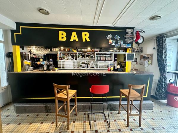 Cafe à Vabre avec habitation