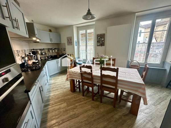 Cafe à Vabre avec habitation