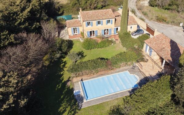 Maison à vendre    6 pièces •  Rochefort-du-Gard