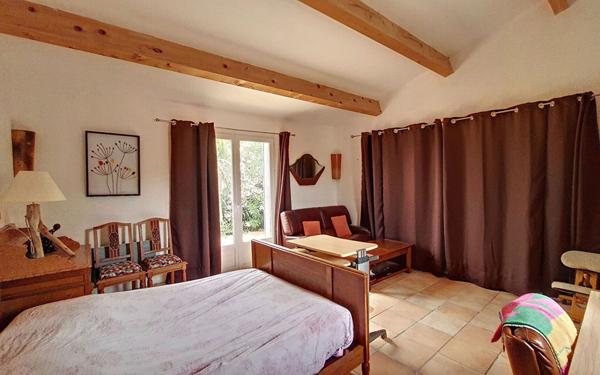 Maison à vendre    6 pièces •  Rochefort-du-Gard