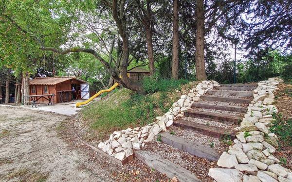 Maison à vendre    6 pièces •  Rochefort-du-Gard