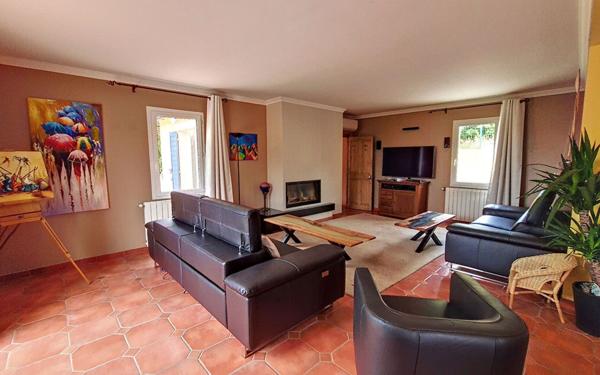 Maison à vendre    6 pièces •  Rochefort-du-Gard