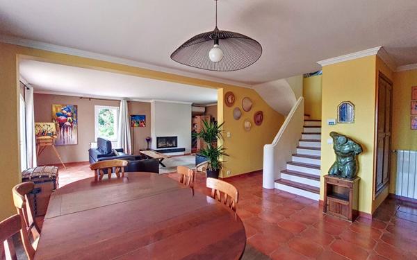 Maison à vendre    6 pièces •  Rochefort-du-Gard