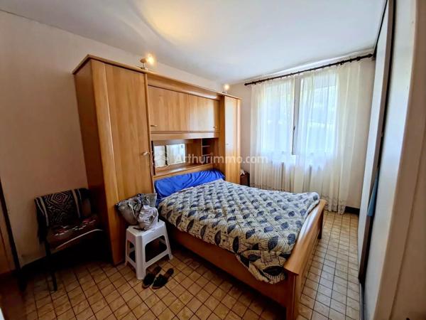 Vente                                                      Maison
                        
                     8 pièces                      100 m2                     à Saint-Amans-Soult