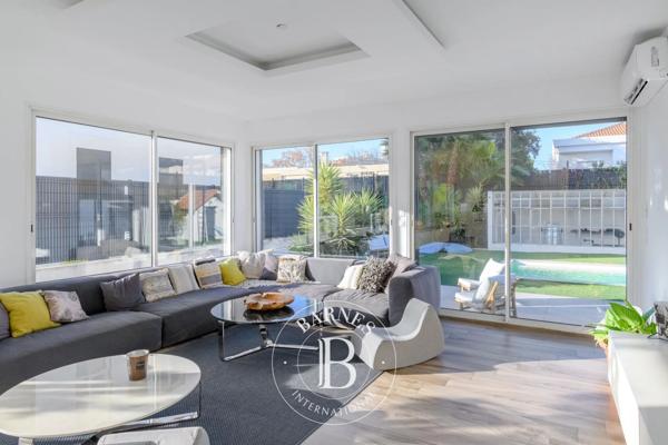 Marseille 9ème, Maison 5 Chambres -  224 m² à vendre