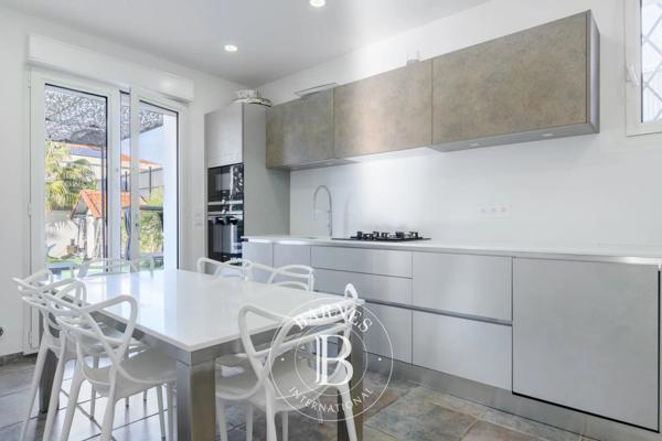 Marseille 9ème, Maison 5 Chambres -  224 m² à vendre
