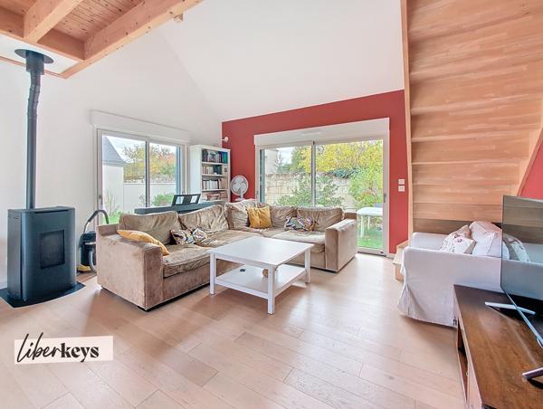 🌿 Maison bois récente, lumineuse et économe – Gennes-Val-de-Loire