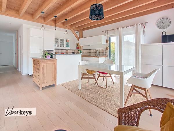 🌿 Maison bois récente, lumineuse et économe – Gennes-Val-de-Loire