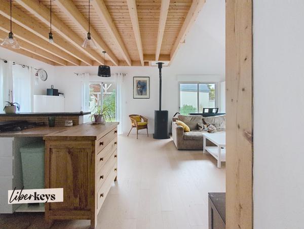 🌿 Maison bois récente, lumineuse et économe – Gennes-Val-de-Loire