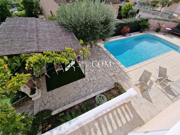 Villa 5 pièce(s) 3 chambre(s) 113 m²