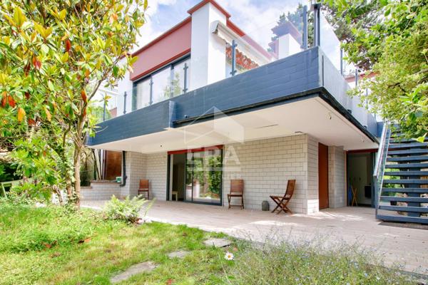 Maison Sevres 10 pièce(s) 235 m2