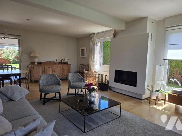 Superbe maison d'architecte individuelle à vendre à HAZEBROUCK, à deux pas de la grand 'place -...