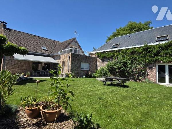 Superbe maison d'architecte individuelle à vendre à HAZEBROUCK, à deux pas de la grand 'place -...