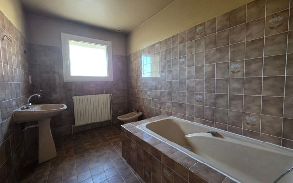 Maison à vendre    6 pièces •  Savasse