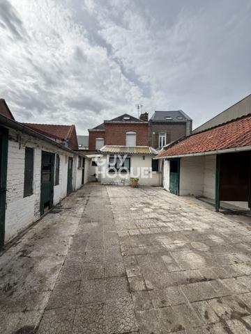AMIENS SUD - MAISON D'ENVIRON 120M² AVEC JARDIN, GARAGE ET DÉPENDANCES.