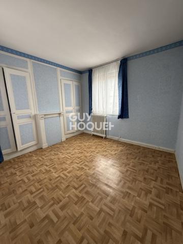 AMIENS SUD - MAISON D'ENVIRON 120M² AVEC JARDIN, GARAGE ET DÉPENDANCES.