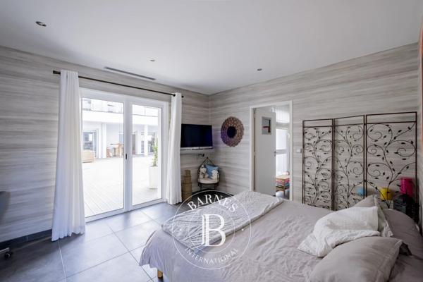 Pessac, Maison 5 Chambres -  328 m² à vendre