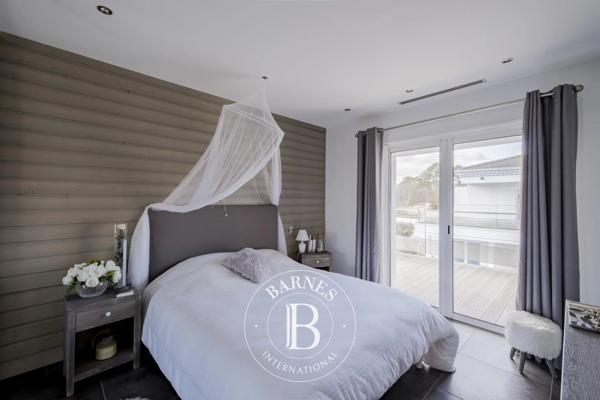 Pessac, Maison 5 Chambres -  328 m² à vendre