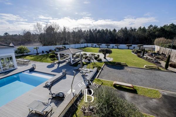 Pessac, Maison 5 Chambres -  328 m² à vendre